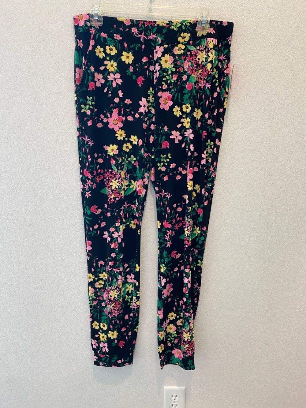 Riley & Rae | Floral pull on pants